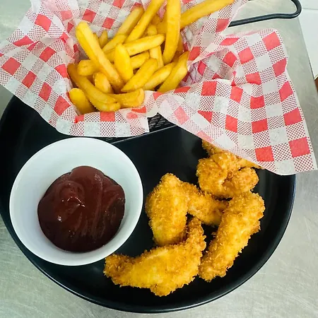 Przystanek Podgorze 게스트하우스 두슈니키 즈드로지